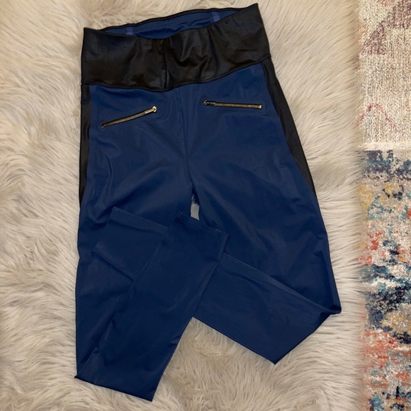 ADAY throw it higher leggings - Picture 3 of 5